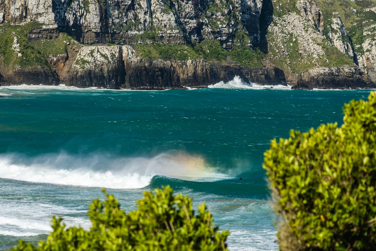 Sea and cliffs