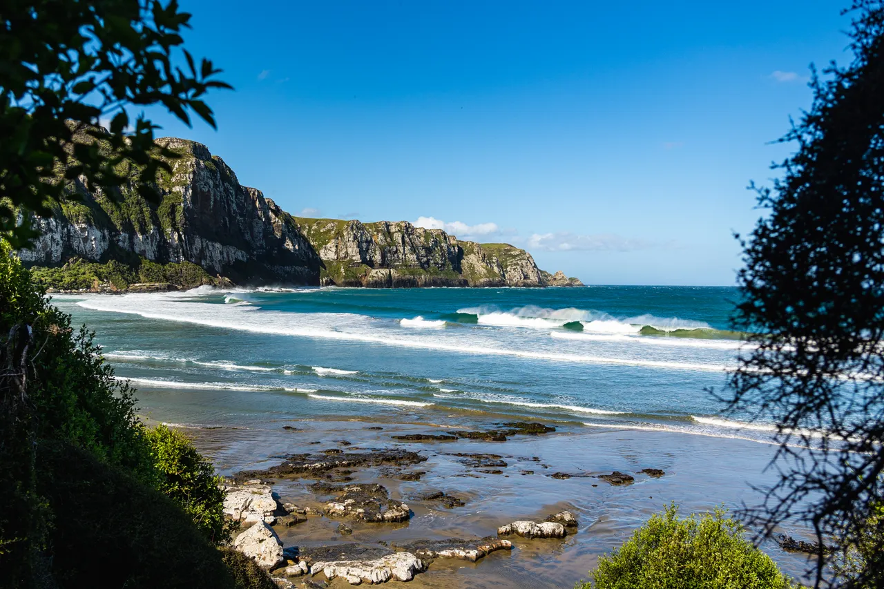 Sea and cliffs