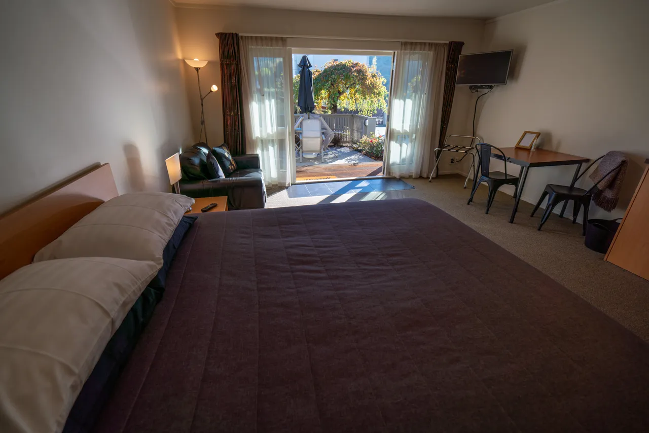 Room with double bed