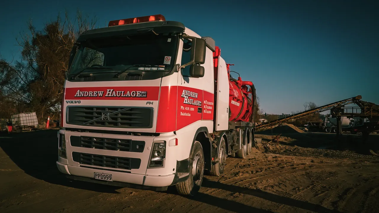 0825-Clutha-Andrew Haulage-20