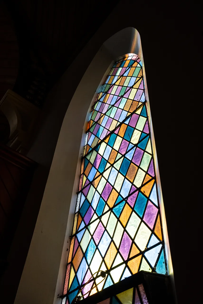 Stained glass window 