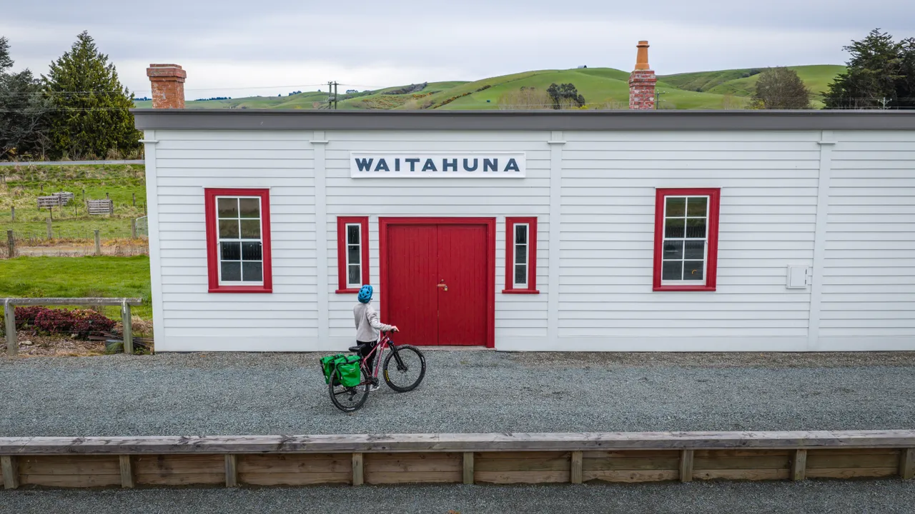 Clutha Gold Trail - Waitahuna Goods Shed Cafe - Spring 2025 - credit Brook Sabin (4)