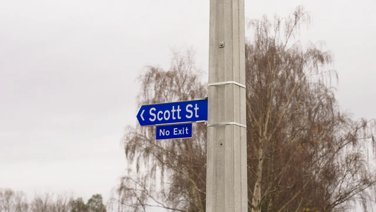 0624-Clutha-Milton-Signs-22