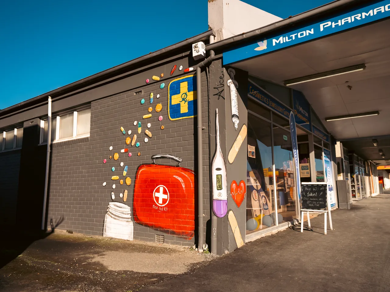 0825-Clutha-Alice-Murals-25