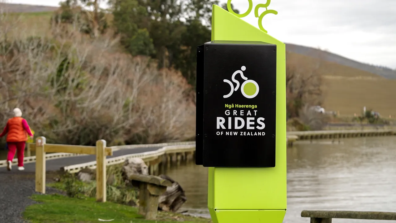 0624-Clutha-Bike-Trail-004