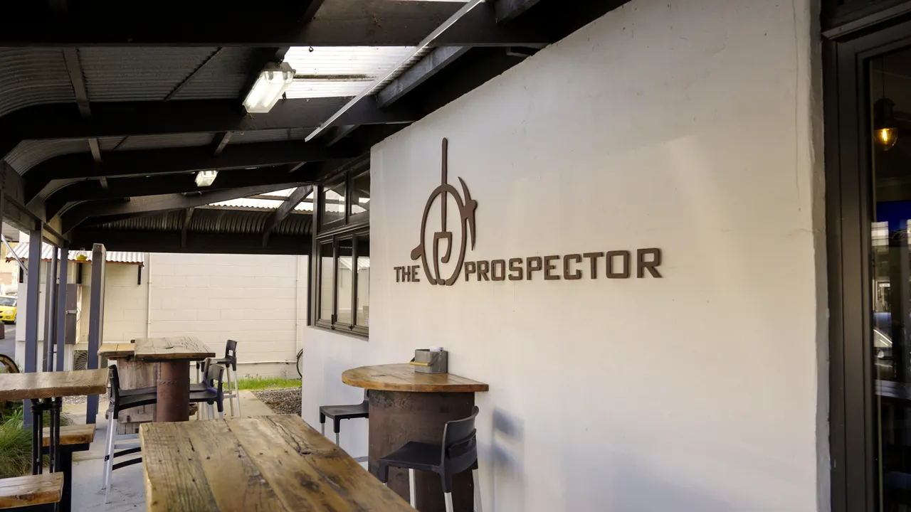 0624-Clutha-Prospector-Cafe-01