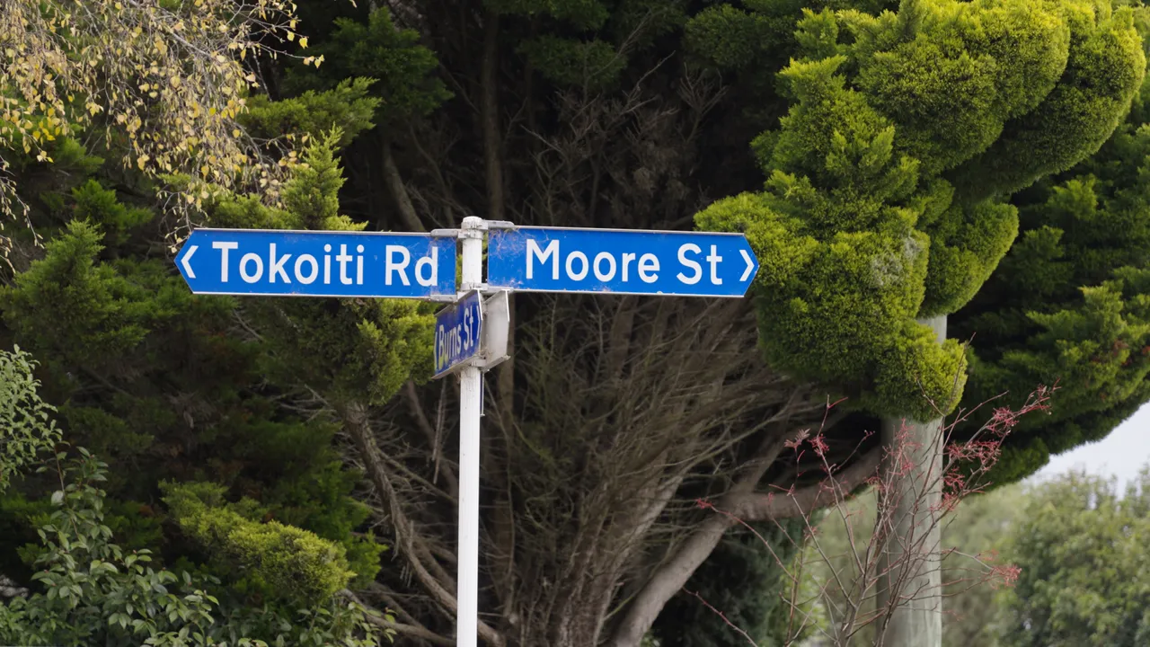 0624-Clutha-Milton-Signs-20