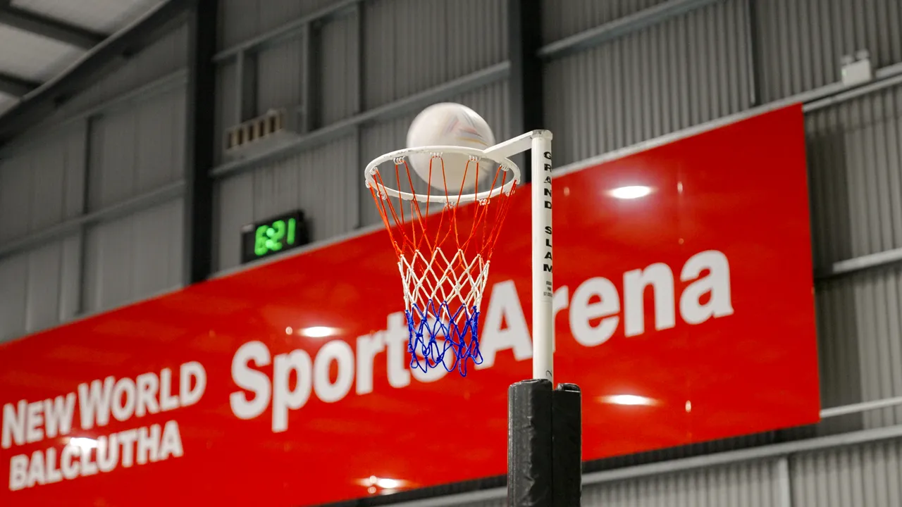 0624-Clutha-South-Otago-Netball-41