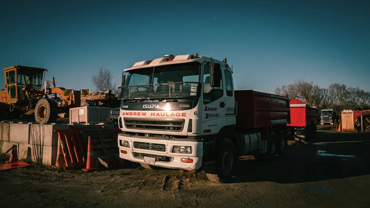 0825-Clutha-Andrew Haulage-06