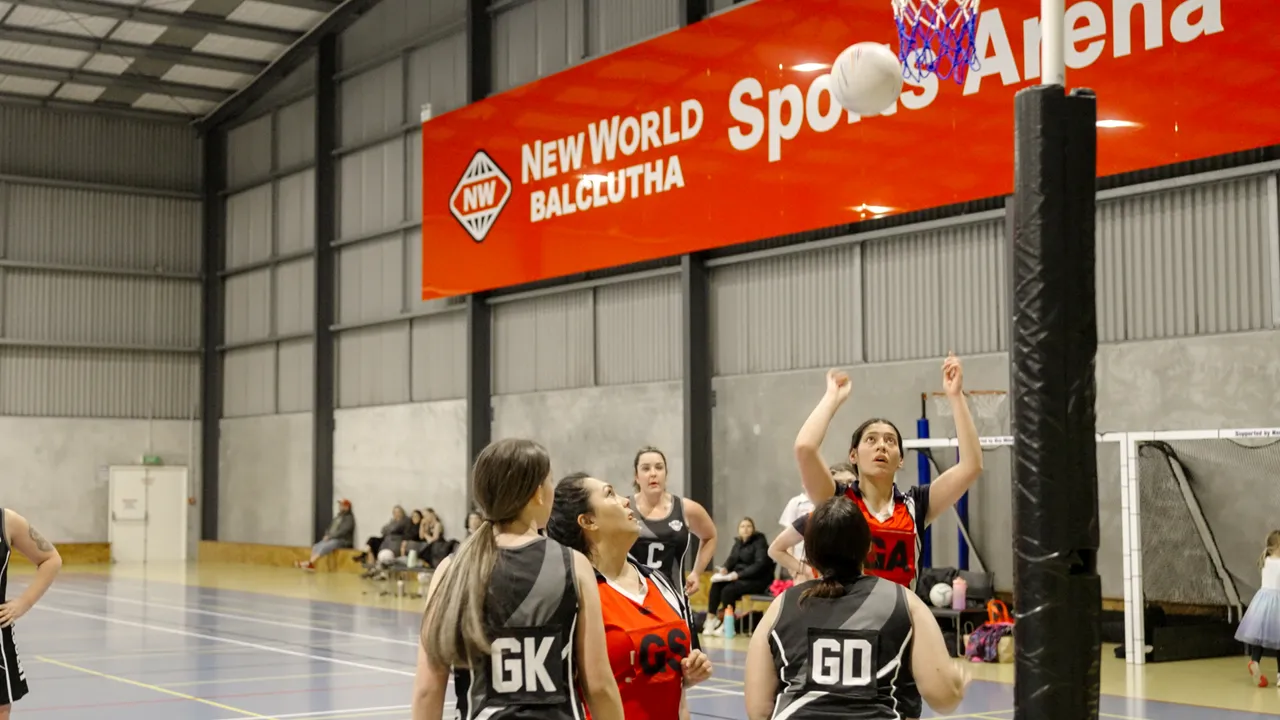 0624-Clutha-South-Otago-Netball-37