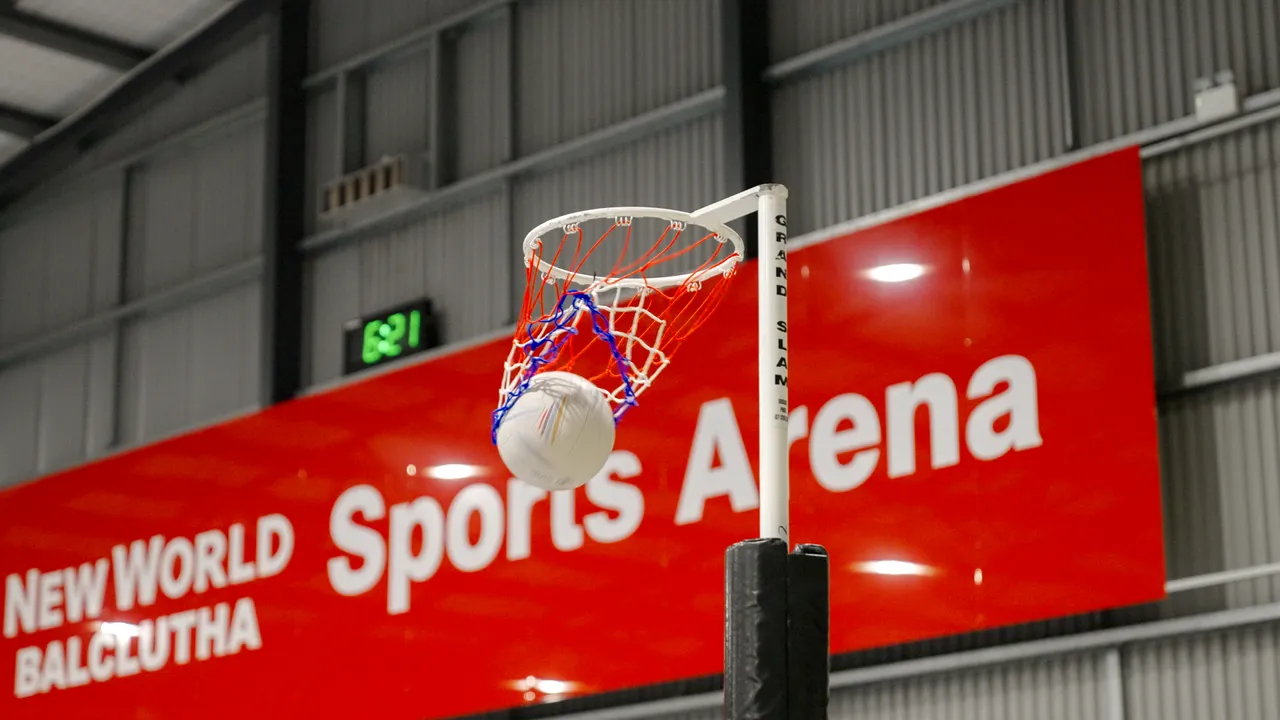 0624-Clutha-South-Otago-Netball-40