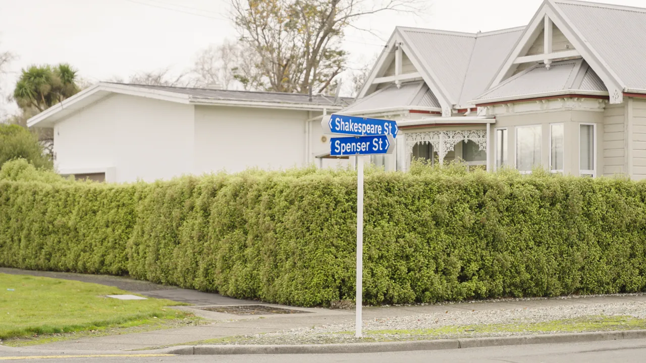 0624-Clutha-Milton-Signs-04
