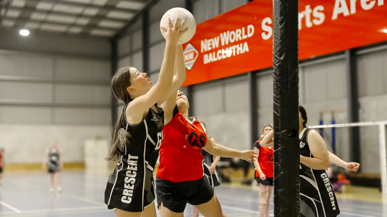 0624-Clutha-South-Otago-Netball-38