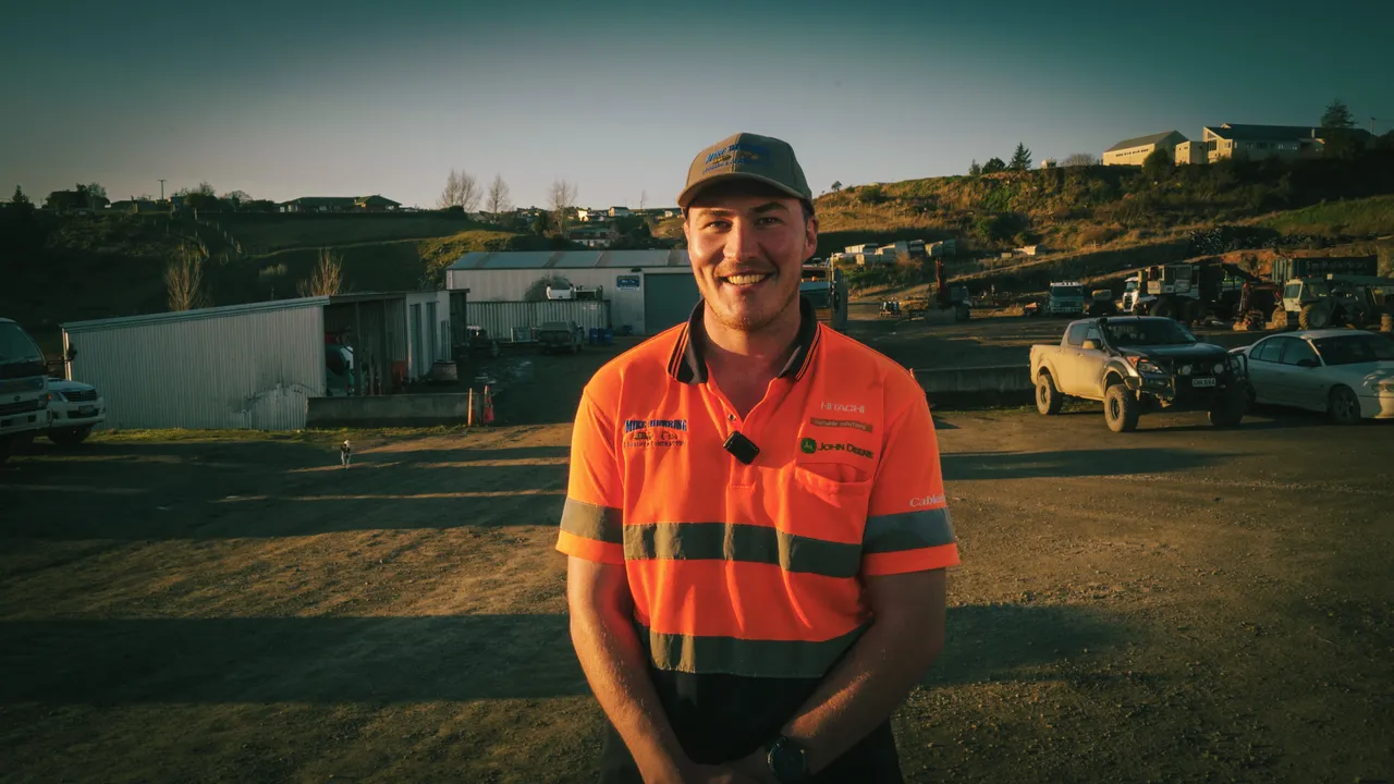 0825-Clutha-Mike-Hurring-14