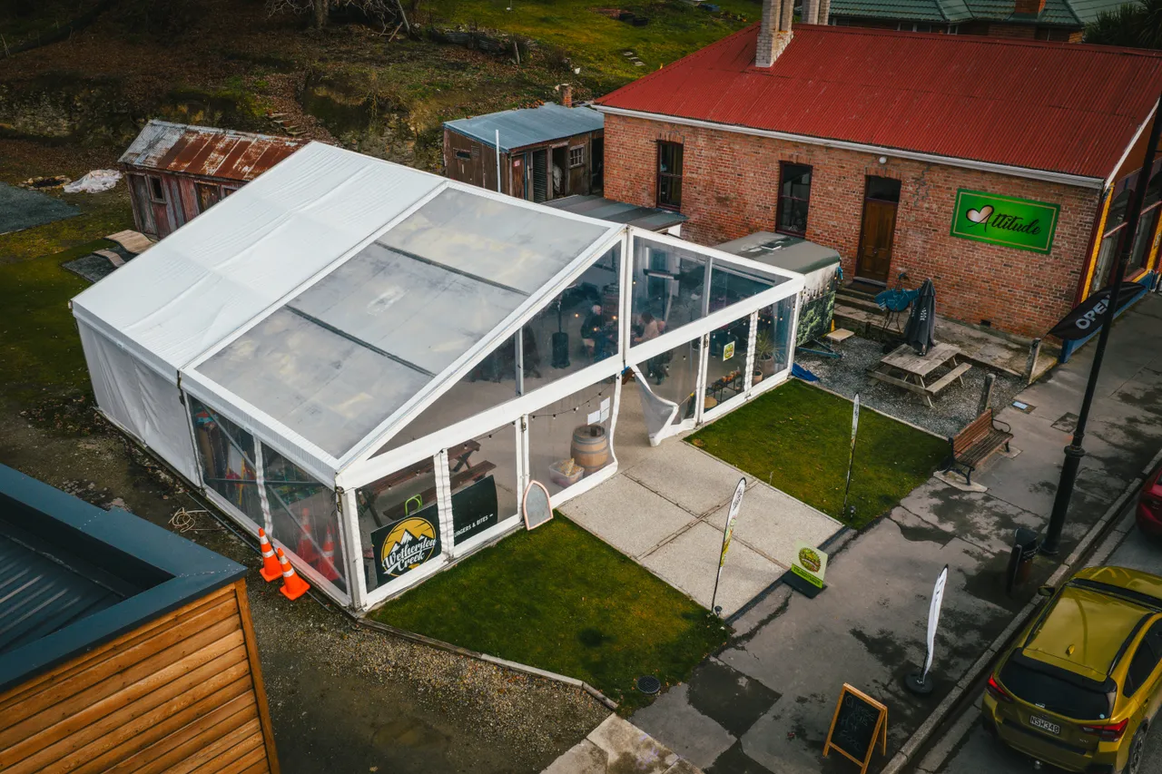 0825-Clutha-The-Village-Green-050