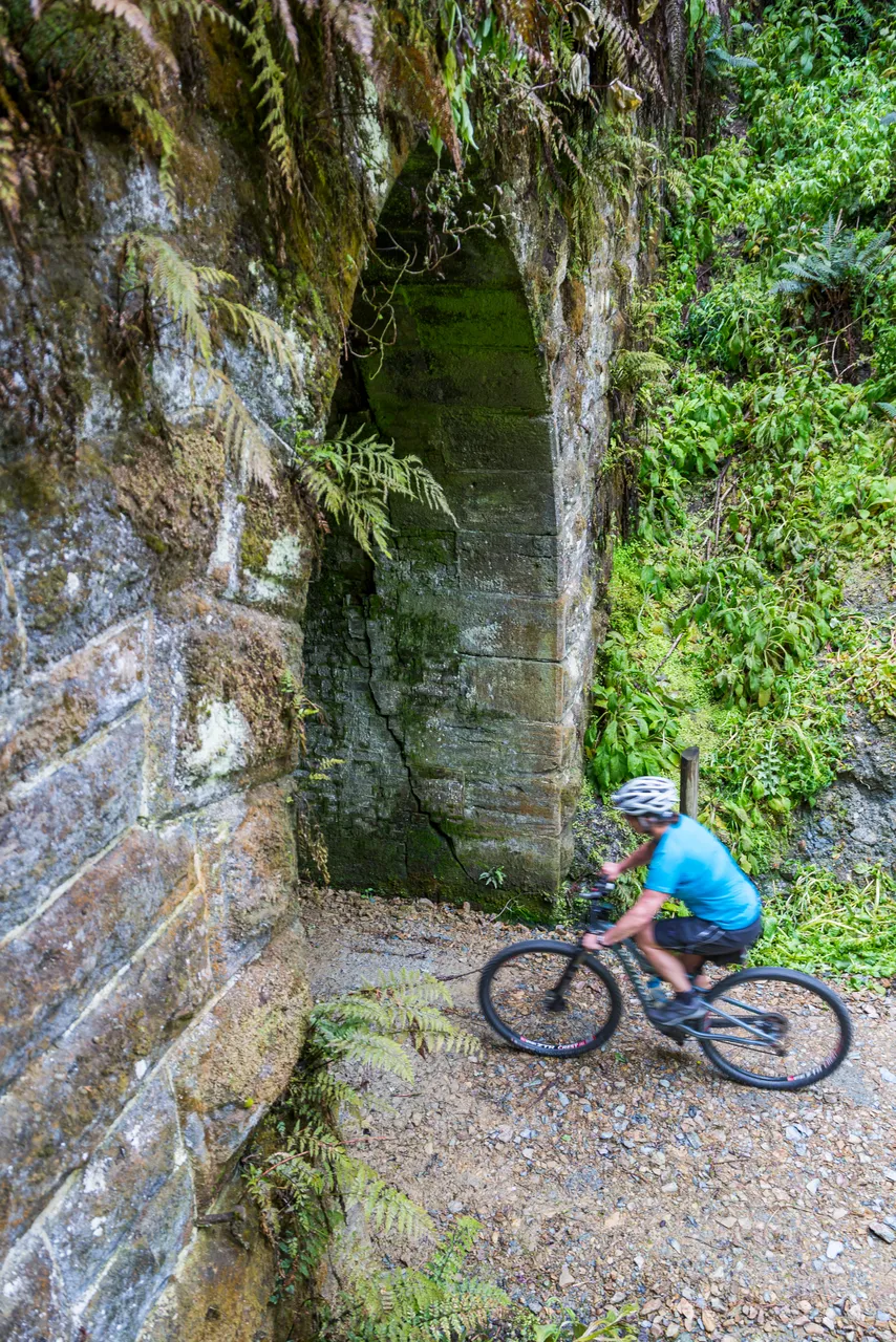 Clutha Gold Trail - Mt Stuart 45 credit Geoff Marks