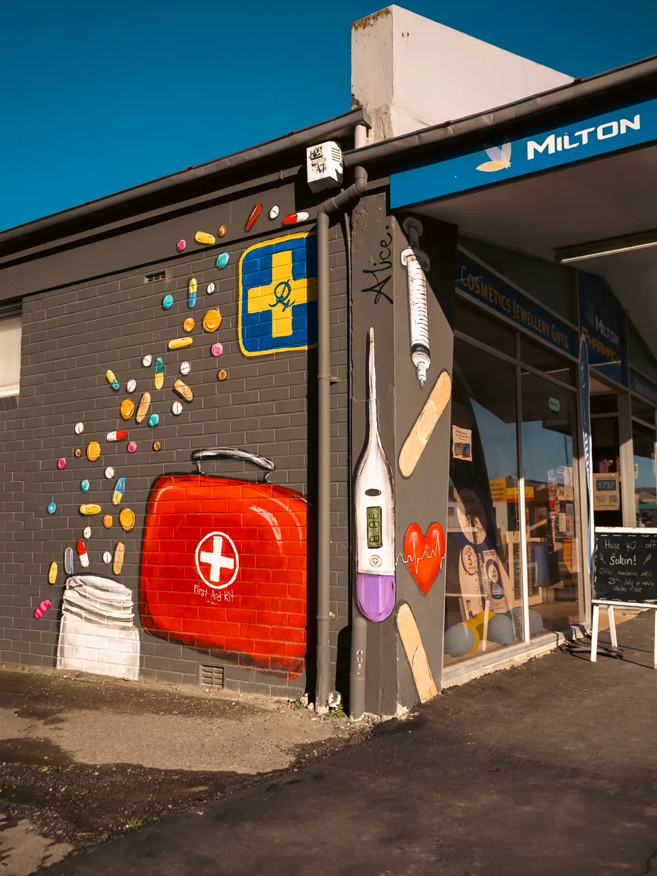 0825-Clutha-Alice-Murals-26