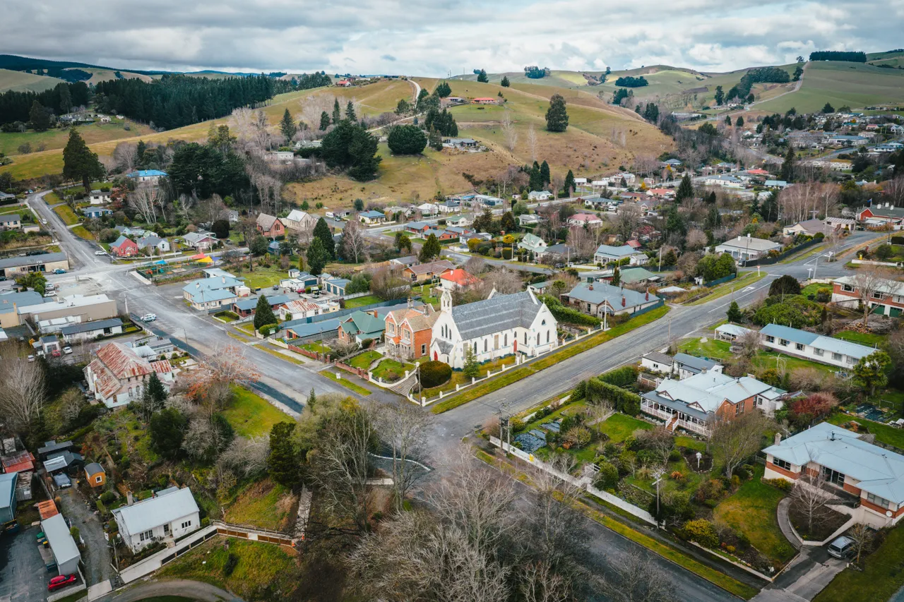 0825-Clutha-Lawrence-01