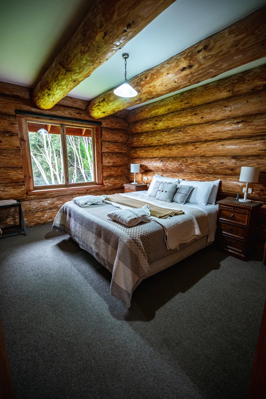 Room with double bed