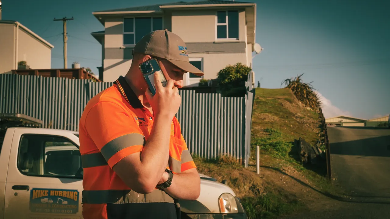 0825-Clutha-Mike-Hurring-23