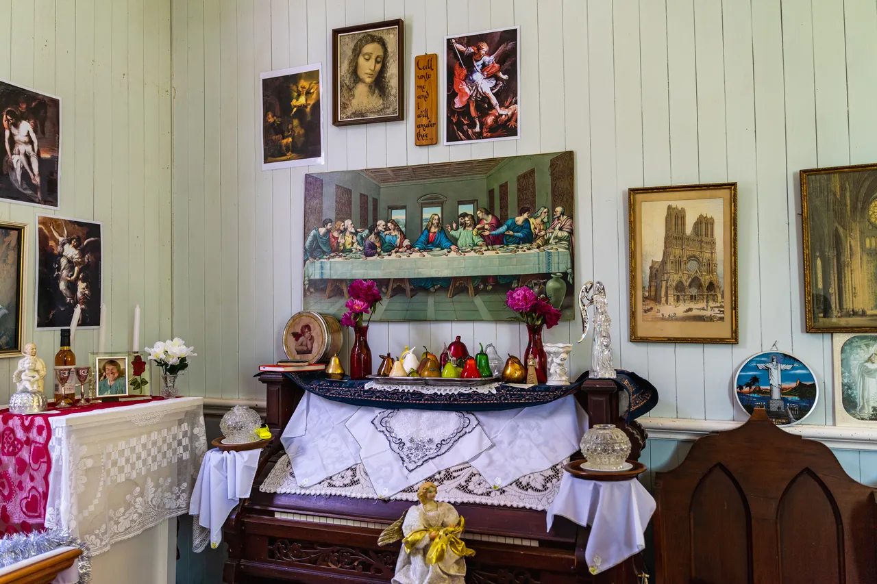 Piano and artwork