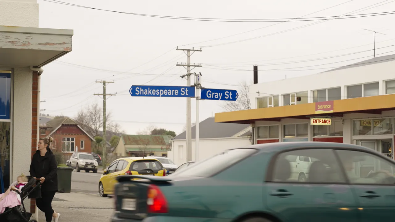 0624-Clutha-Milton-Signs-02