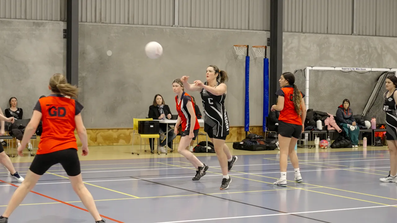 0624-Clutha-South-Otago-Netball-32