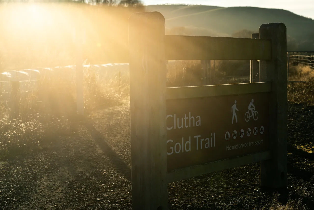 Clutha Gold Trial sign