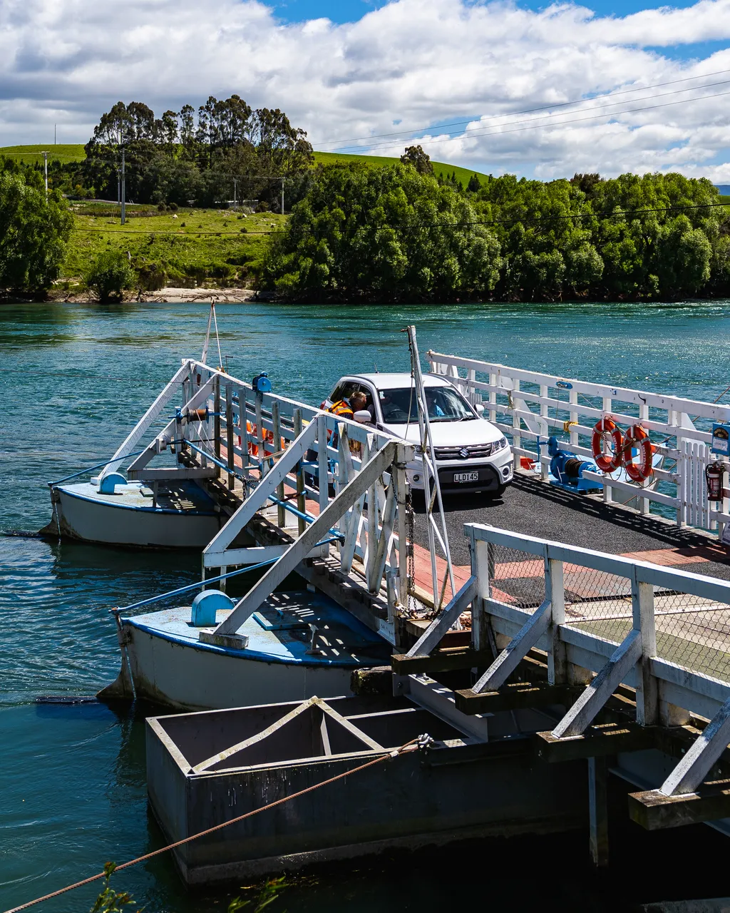 Tom Jones and car on the punt