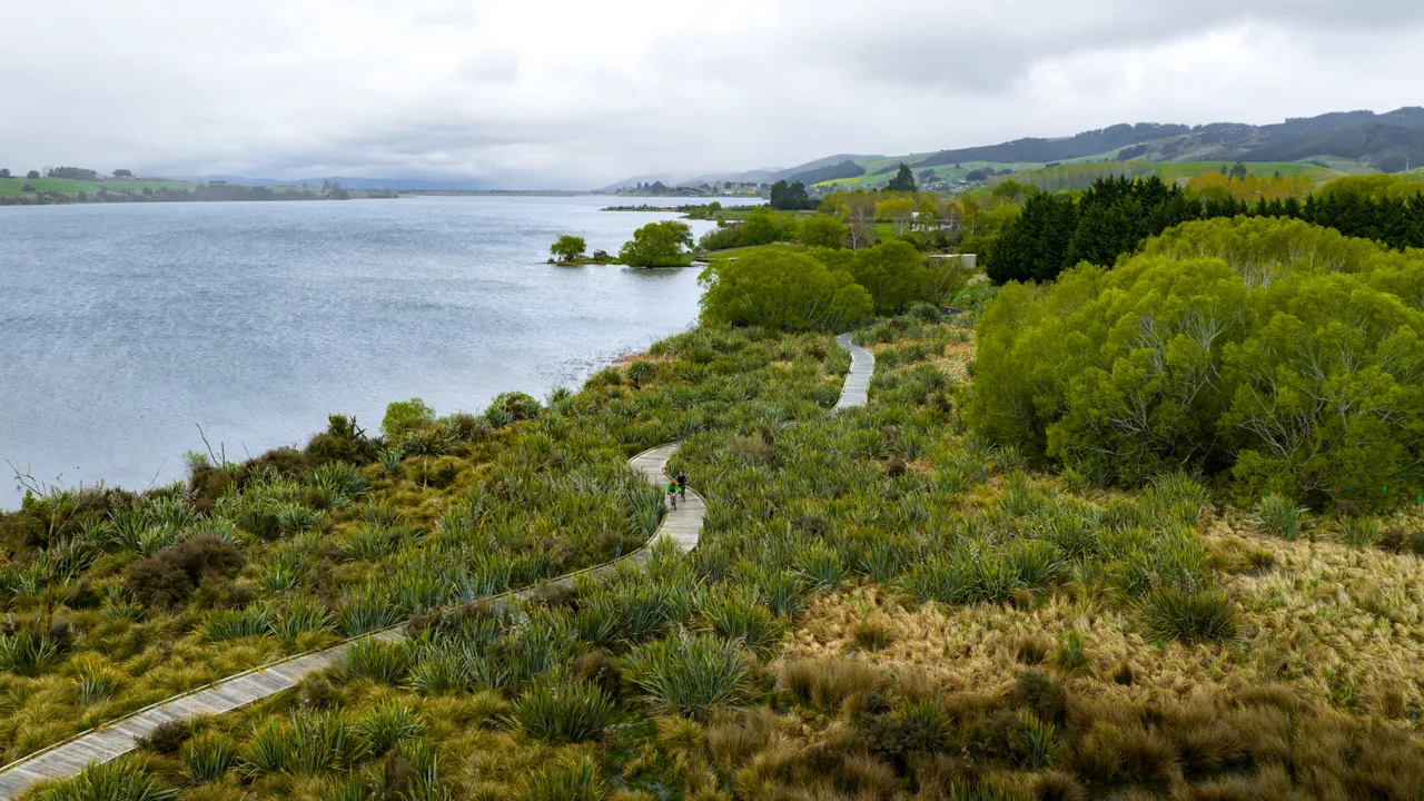 Clutha Gold Trail - Lake Waihola - Spring 2025 - credit Brook Sabin (15)