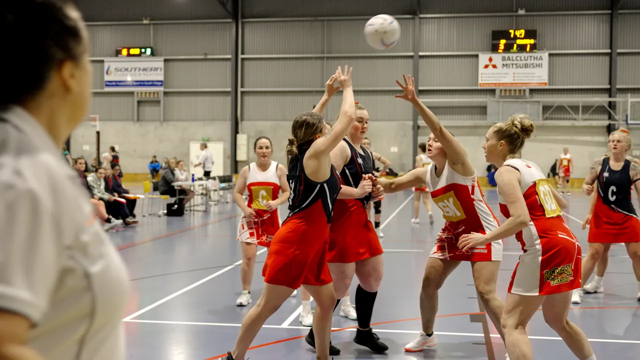 0624-Clutha-South-Otago-Netball-07
