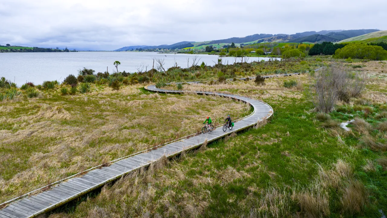 Clutha Gold Trail - Lake Waihola - Spring 2025 - credit Brook Sabin (16)