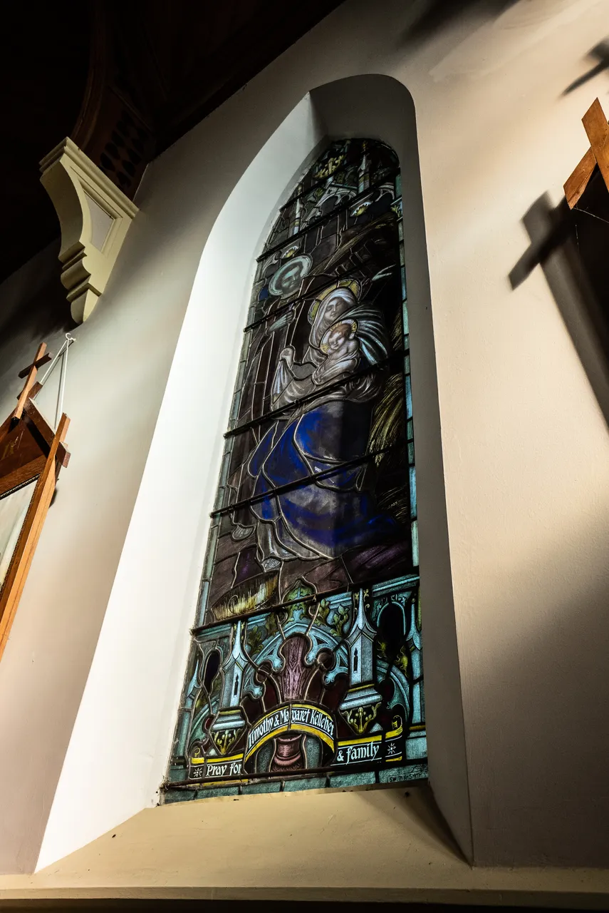 Stained glass window 