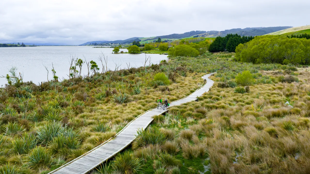 Clutha Gold Trail - Lake Waihola - Spring 2025 - credit Brook Sabin (20)