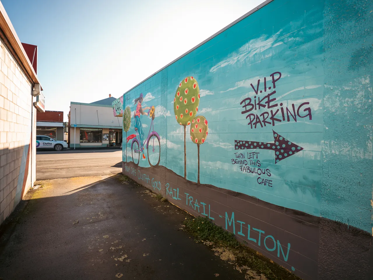 0825-Clutha-Alice-Murals-04