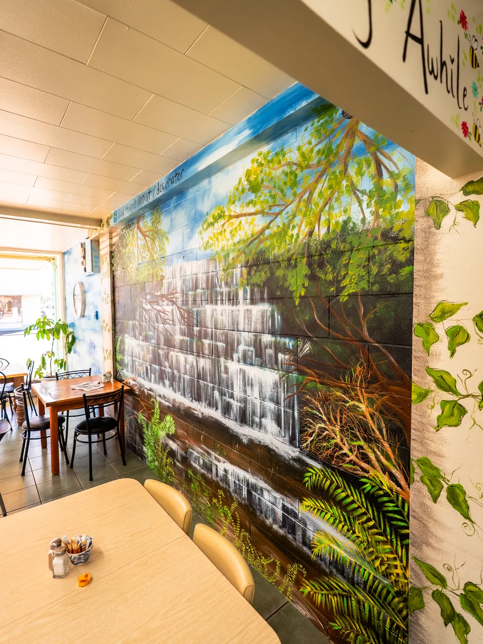 0825-Clutha-Alice-Murals-17