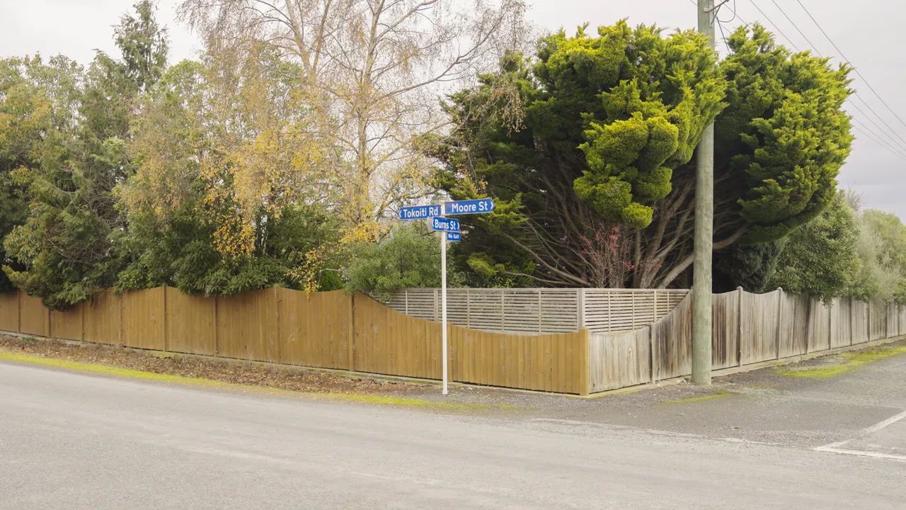 0624-Clutha-Milton-Signs-18