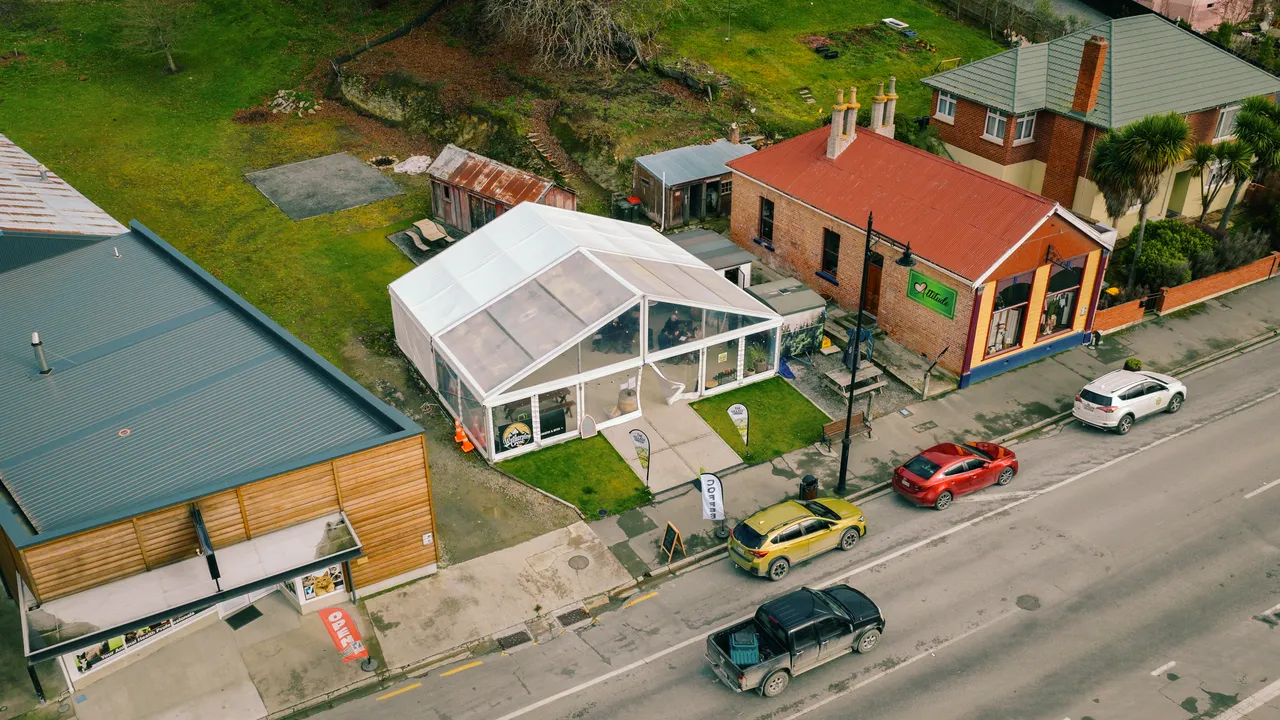 0825-Clutha-The-Village-Green-051