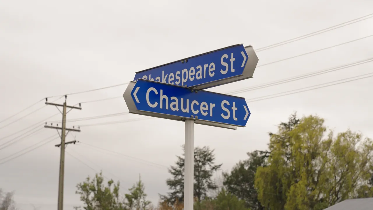 0624-Clutha-Milton-Signs-10