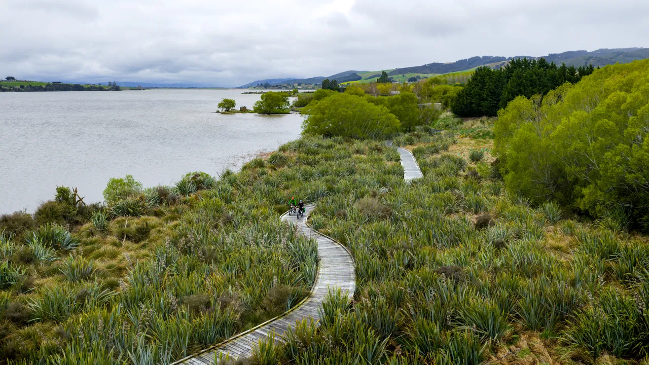 Clutha Gold Trail - Lake Waihola - Spring 2025 - credit Brook Sabin (19)