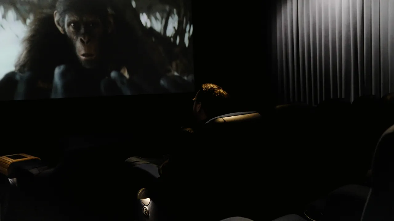 0624-Clutha-Riviera-Cinema-01