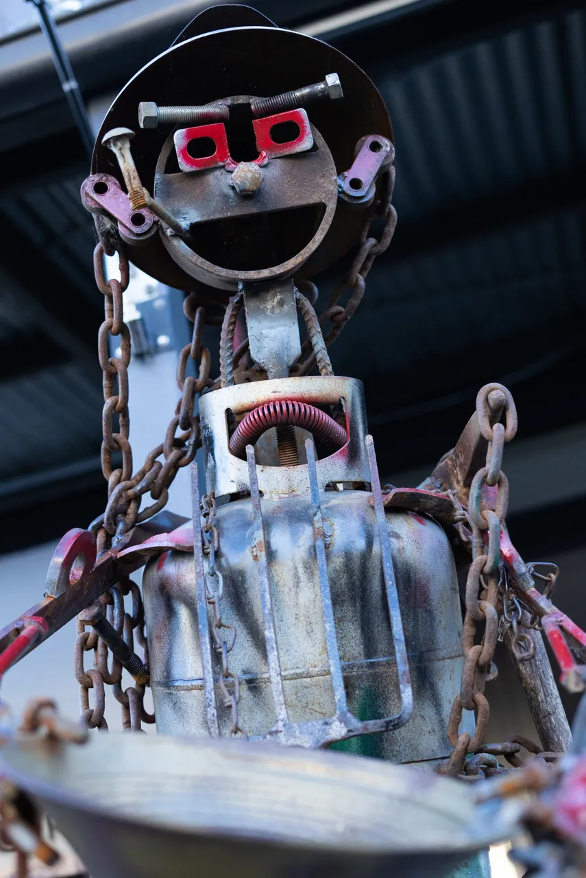 Metal sculpture