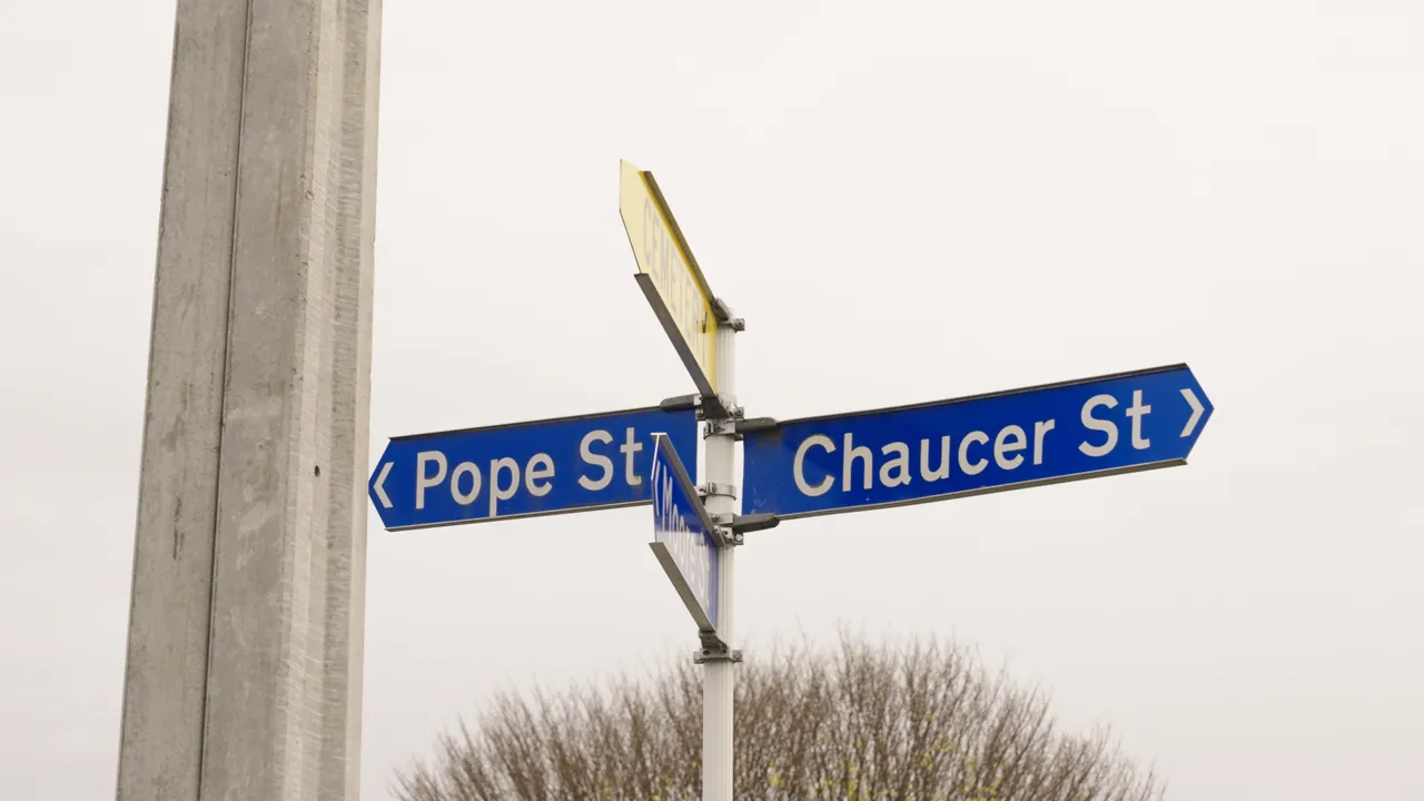 0624-Clutha-Milton-Signs-21