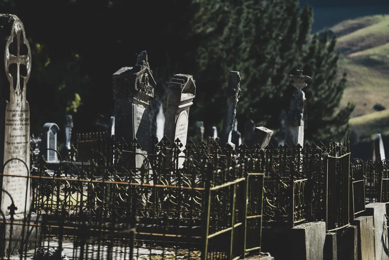 Headstones and fences