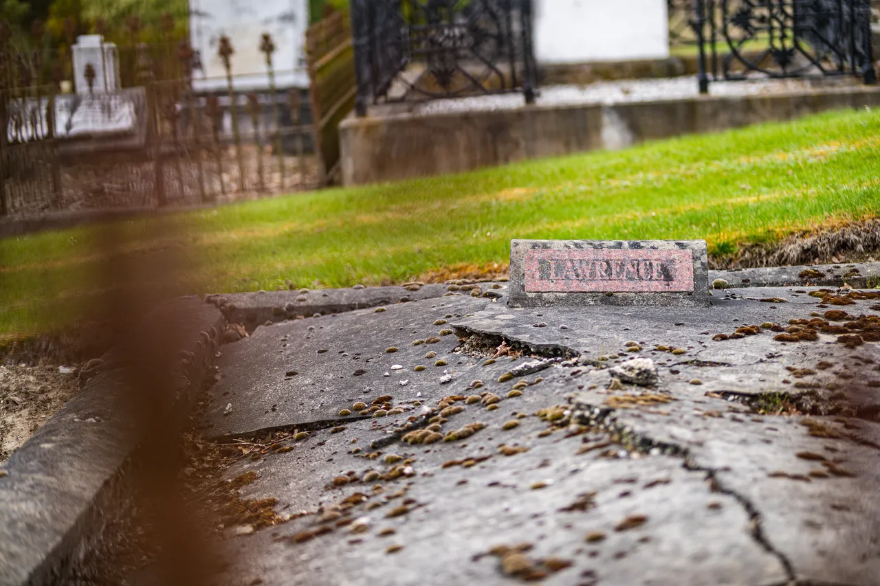 Grave