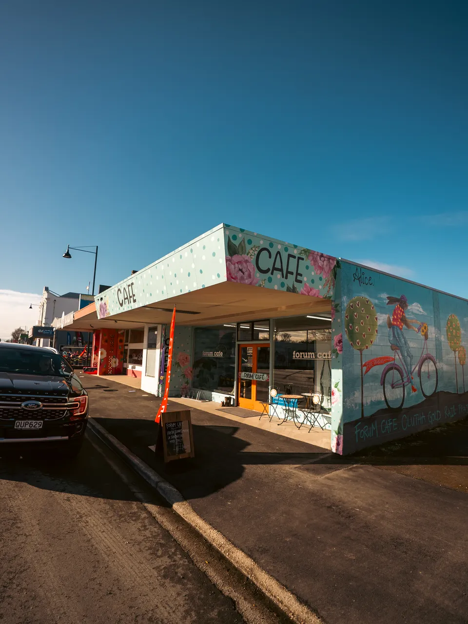 0825-Clutha-Alice-Murals-11