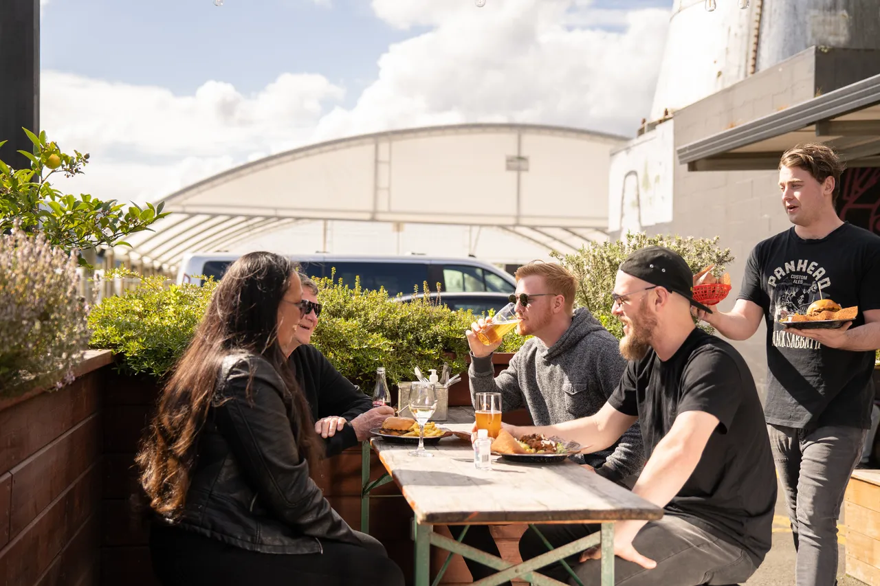 UAC_-_Outdoor_Restaurant-1