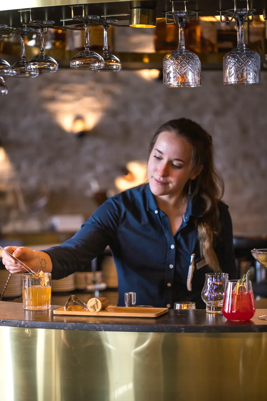 Nest Kitchen and Bar, Kamana Lakehouse Hotel