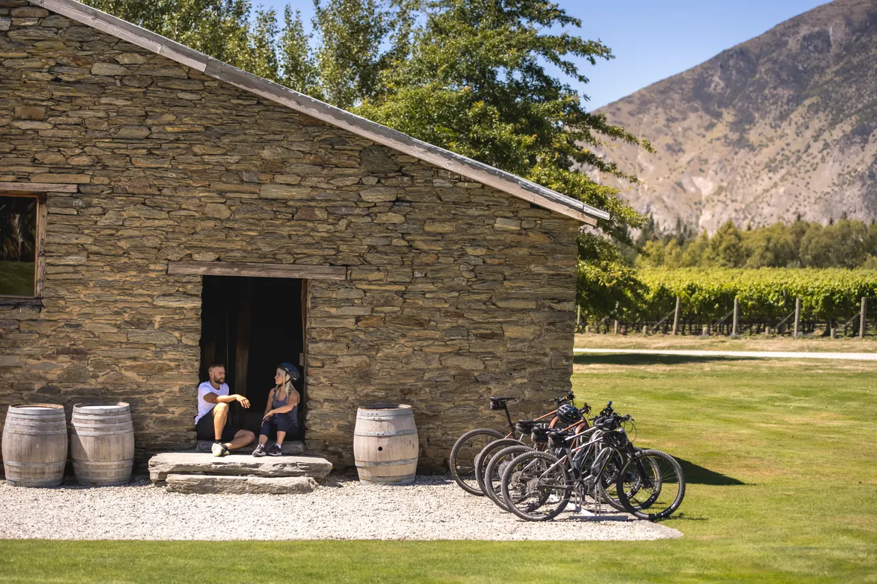 Bike Gibbston Wineries, Peregrine