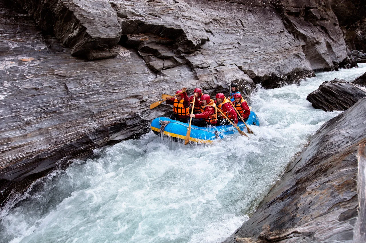 RealNZ - Whitewater rafting on the Shotover River